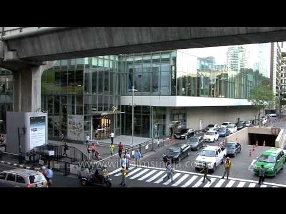Busy traffics & city life in Istanbul - Turkey