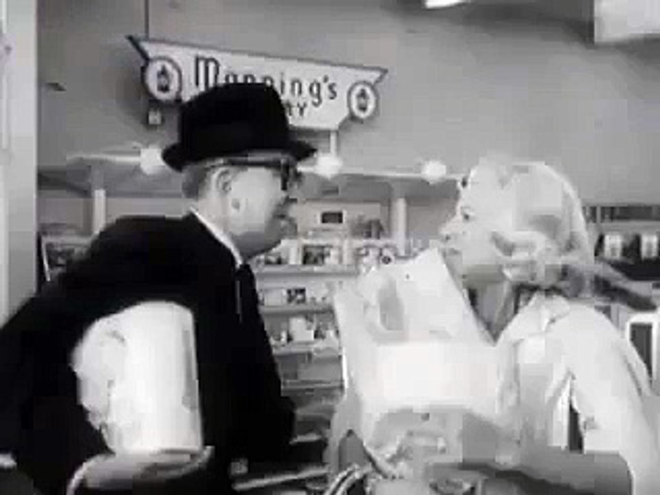 CHARMIN 1950's AD ~ FLOATING CHARMIN IN THE AIR ~ THE NERVOUS SALESMAN IN A GROCERY STORE