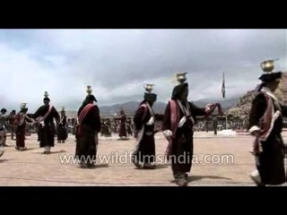 Traditional dance and music of Ladakh at the Singge Khababs festival in Leh!