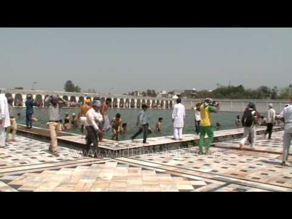 Devotees paid obeisance at Takht Sri Kesgarh Sahib on the occasion of Baisakhi