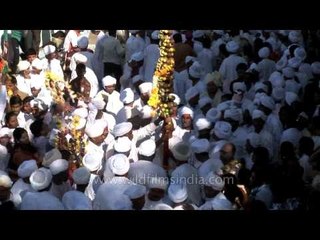 Devotees throng the symbolic wedding ceremony of the saint Siddheshwar