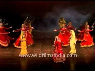 Tajikistan's girls performing on Bollywood song