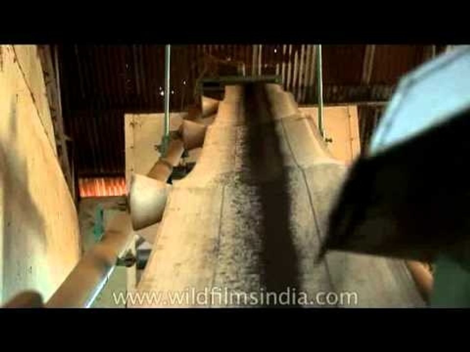 Packing tea in sacks in India : complex process