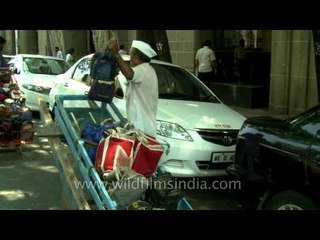 Hardworking dabbawalla culture of Mumbai