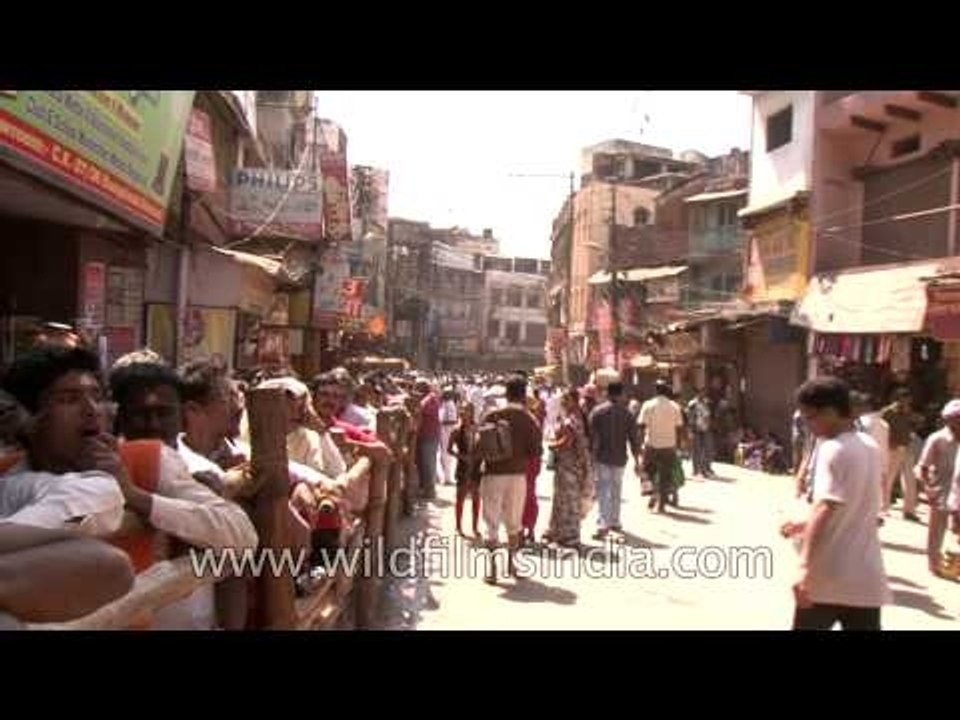 The long wait for entering Kashi Vishwanath Temple on Maha Shivratri, Varanasi