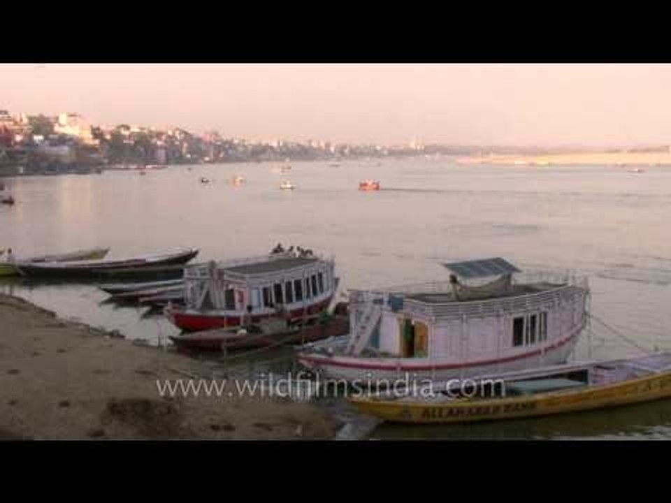 Popular visitors attraction in Varanasi : Boat ferry across the Ganges