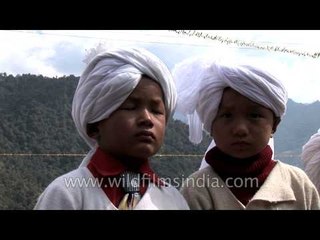 Children of rung tribe dressed in traditional costume
