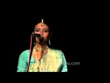 Kathak performer sings melody and performs the chakkarwala tukra