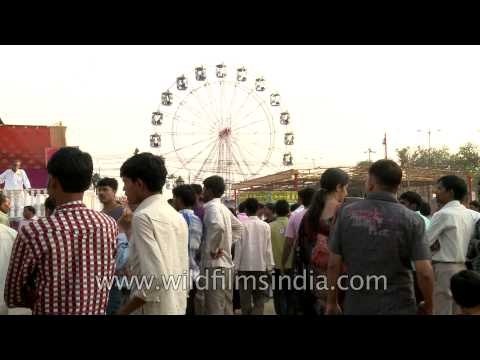 Dussehra carnival ride on Ferris Wheel to get a birds eye view, Red Fort