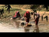 How women do laundry in rural India - Uttar Pradesh