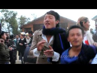 Crowds at the Hornbill Festival having fun jamming!