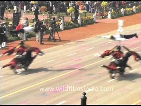 Daredevils: Extreme Motorcyle Stunts by Indian Jawaans on Republic Day