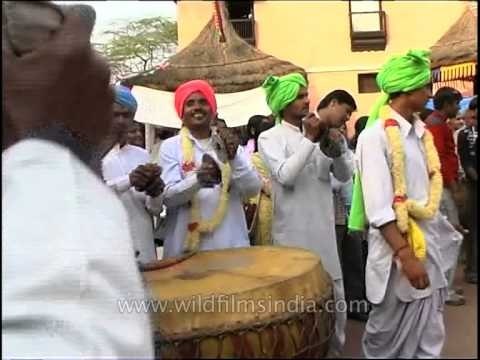 Enthralling folk dancers at the Surajkund International Crafts Mela