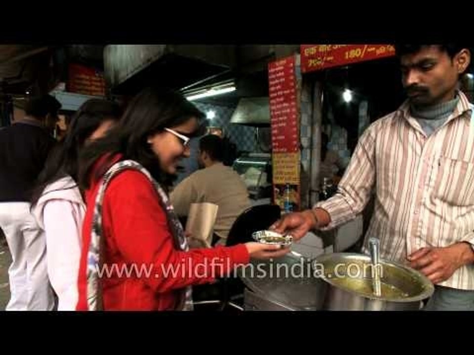 Girls enjoying Pakoda's at Khandani Pakoda, South Delhi