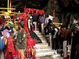 Pilgrims paying obeisance to lord Shiva at Amarnath shrine!