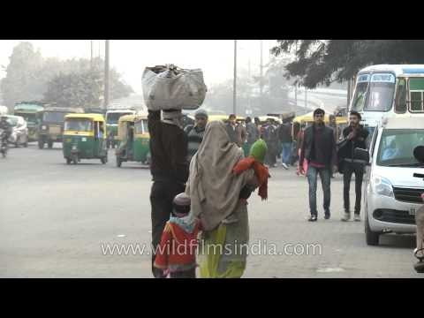 Red line metro and traffic around Kashmere Gate, Delhi
