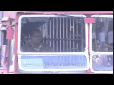 Heavy Traffic in Mumbai near BMC building