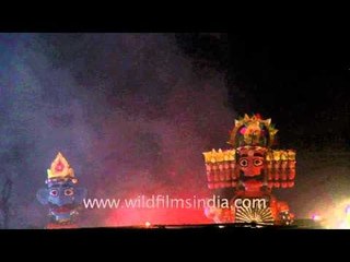 下载视频: Burning of Ravana effigy during Dussehra festival