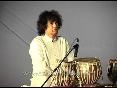 Pandit Shiv Kumar Sharma performing at Surajkund