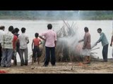 Hindu cremation ceremony on the bank of river Yamuna, Vrindavan