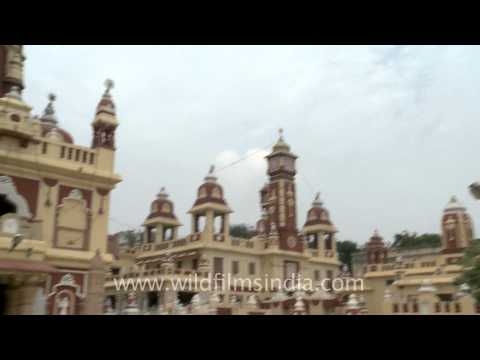⁣Krishna Janmashtami - devotees visit the Birla or Laxminarayan temple in Delhi