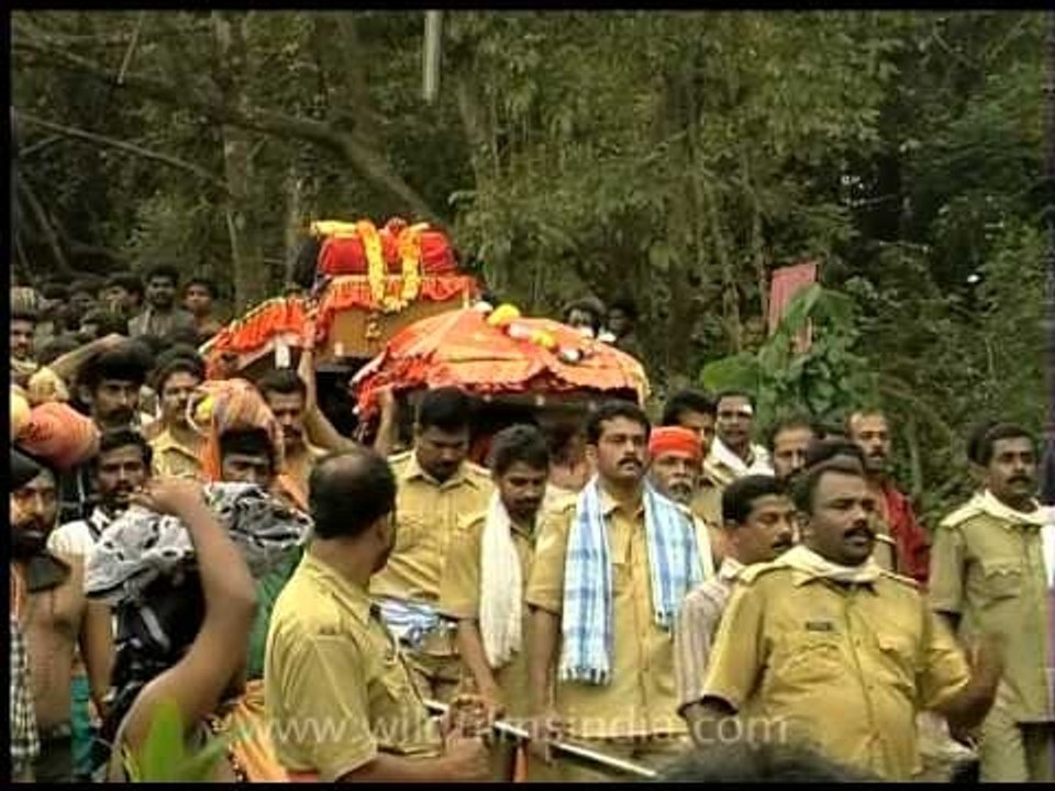 Enthusiastic lot of Lord Ayappan, Sabarimala!