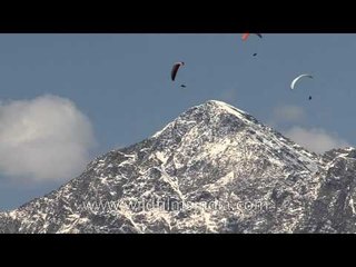 Paragliding in the high Indian Himalaya!