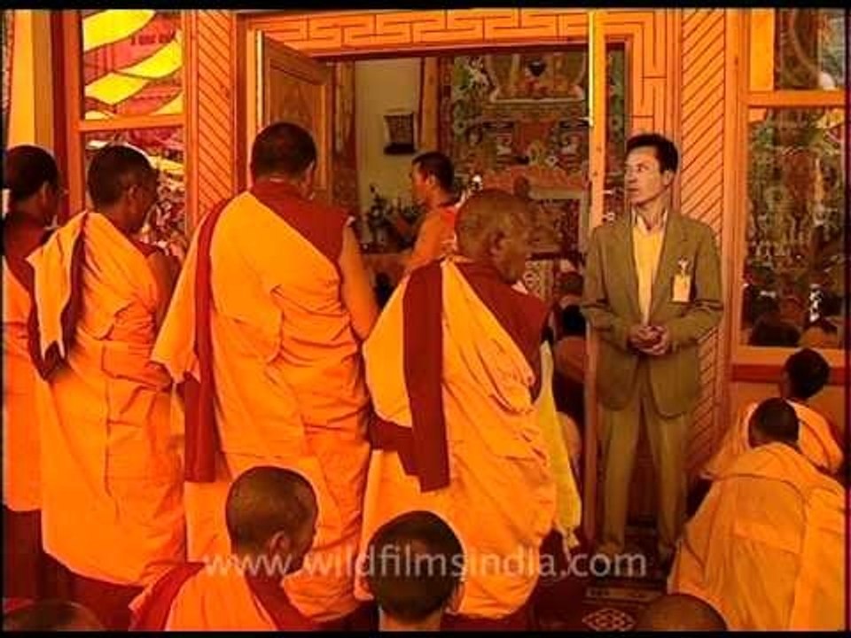 Dalai Lama delivers sermon to monks under high security