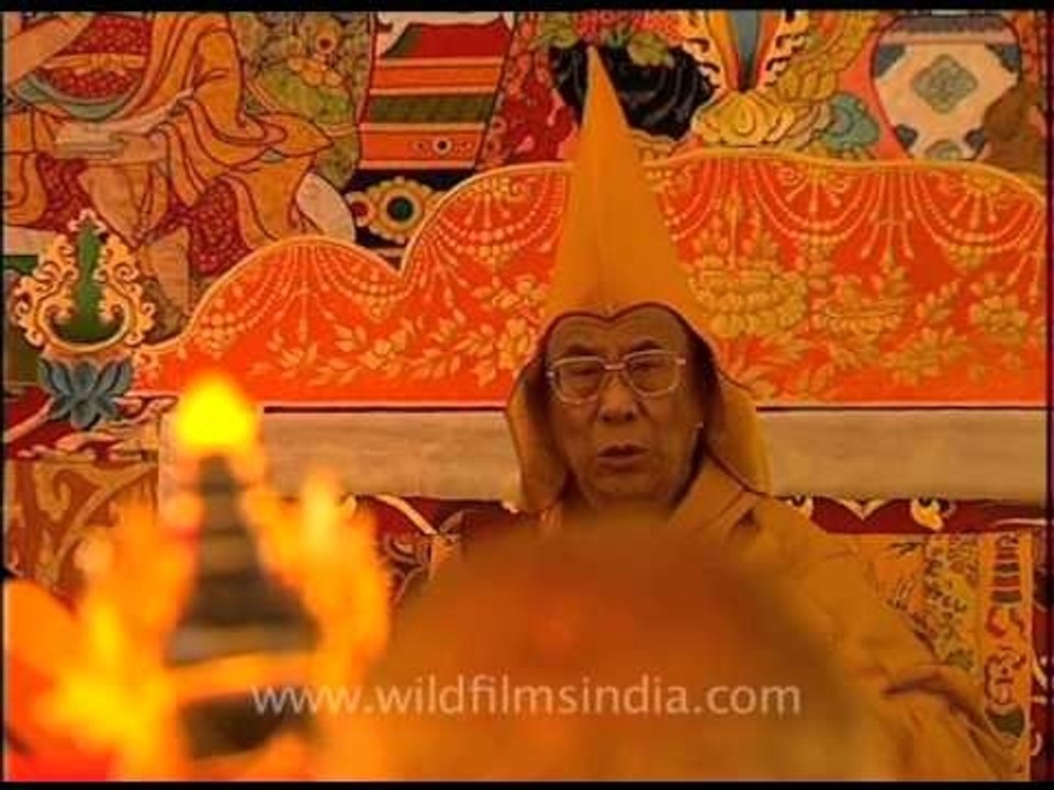 Dalai Lama sermonises to audience of Buddhist monks