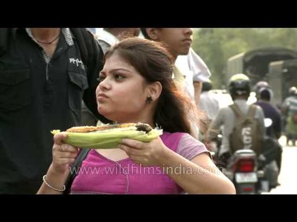 Budget corn-on-the-cob while waiting for the bus!