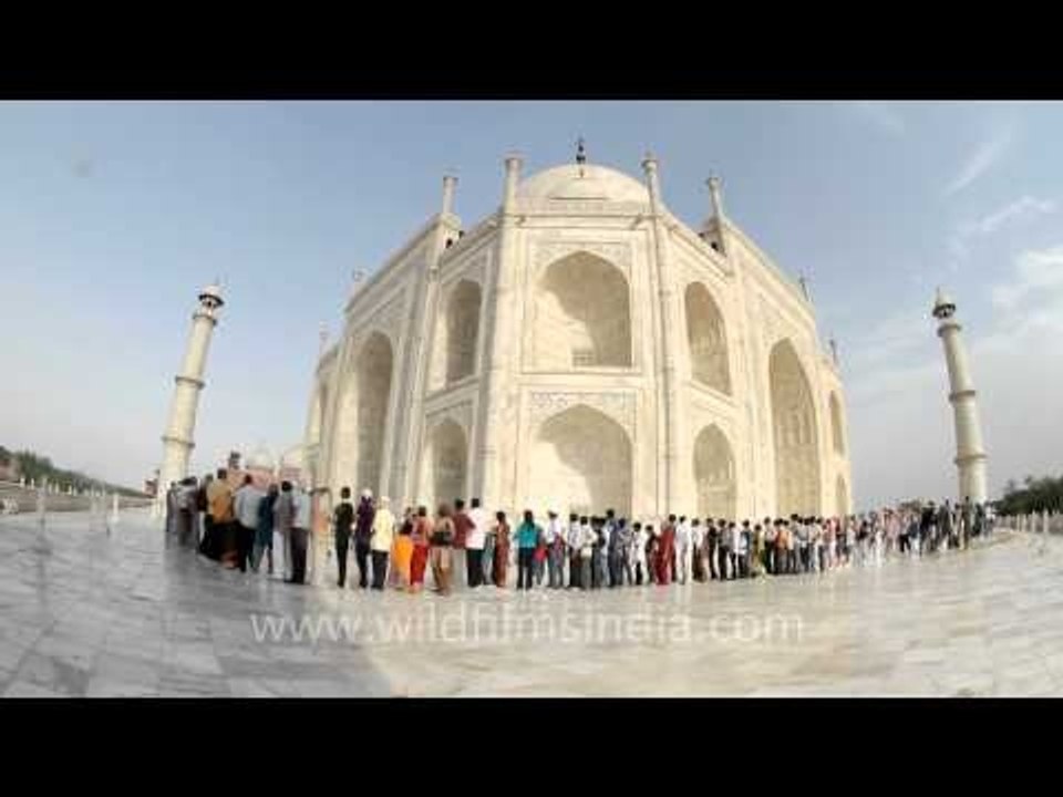 A wide fish eye view of Taj Mahal