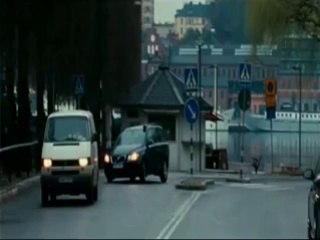 Arı Kovanına Çomak Sokan Kız - Fragman