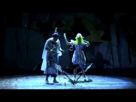 Jaw droppin bubble show by Russian Showman