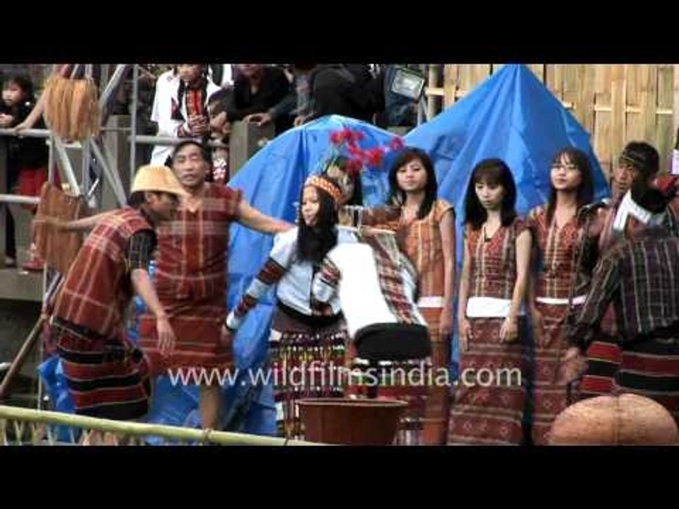 Looks like fun!! Chhiehlam during Chapchar Kut, Mizoram