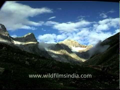 Lamkhaga peaks with clouds moving fast!