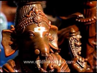 Jute products and idols at Surajkund Mela