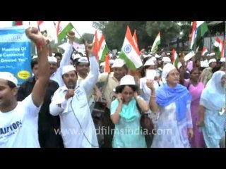 Government capitulates! Rally in support of Anna Hazare...