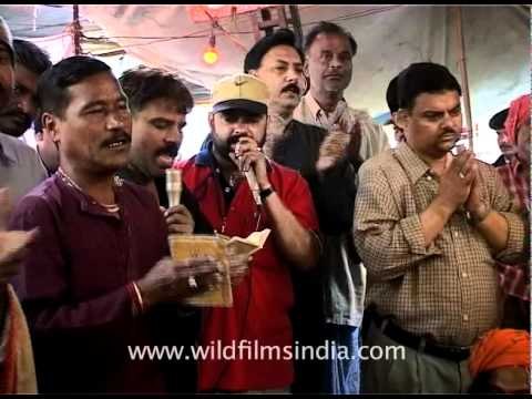 Aarti and bhajans sung by devotees in Amarnath