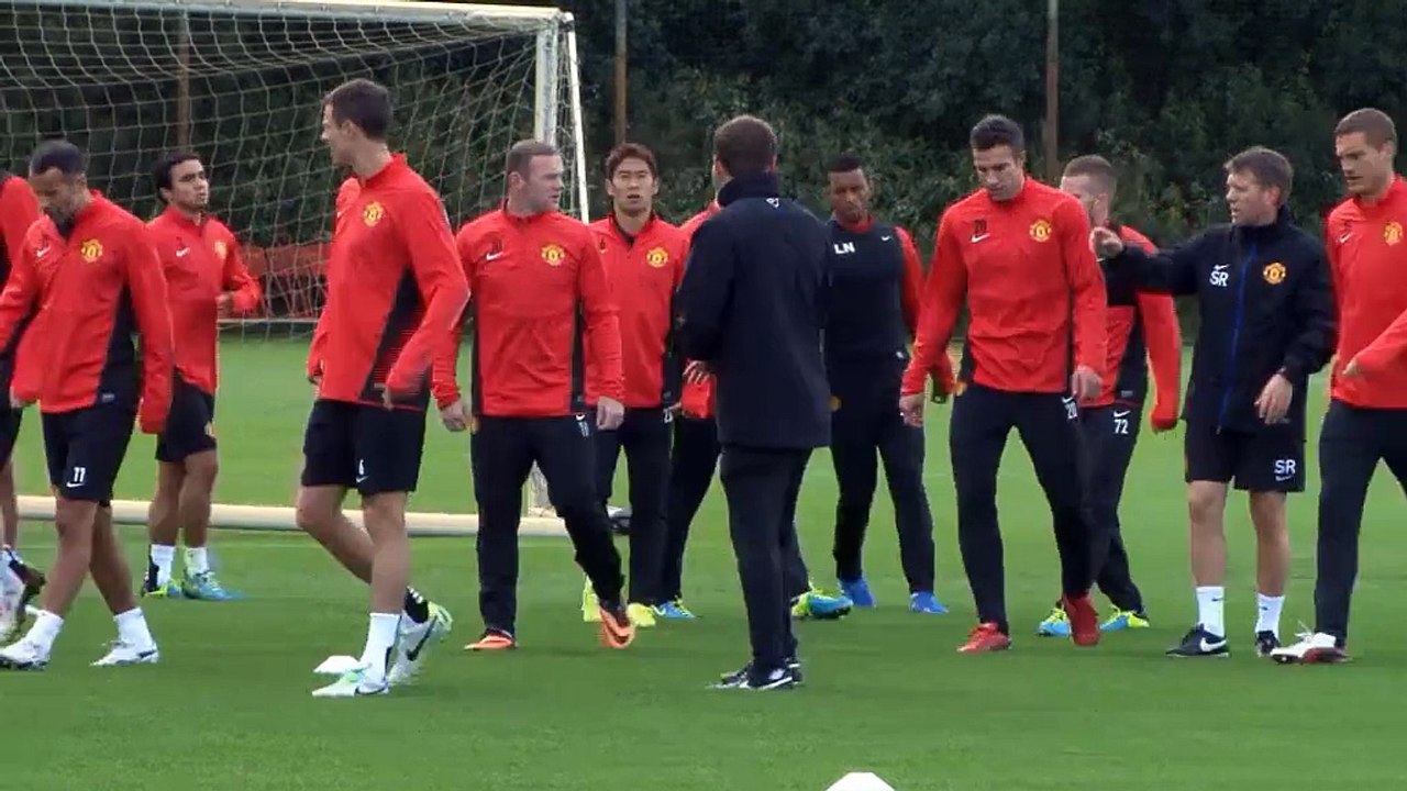 Rooney selected to lead Red Devils' revival