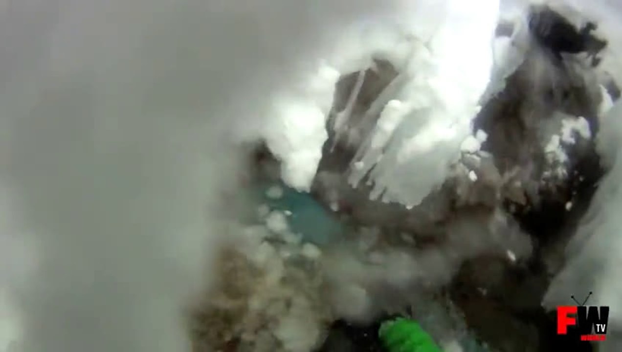 Unexpected SinkHole While Skiing - Fails World