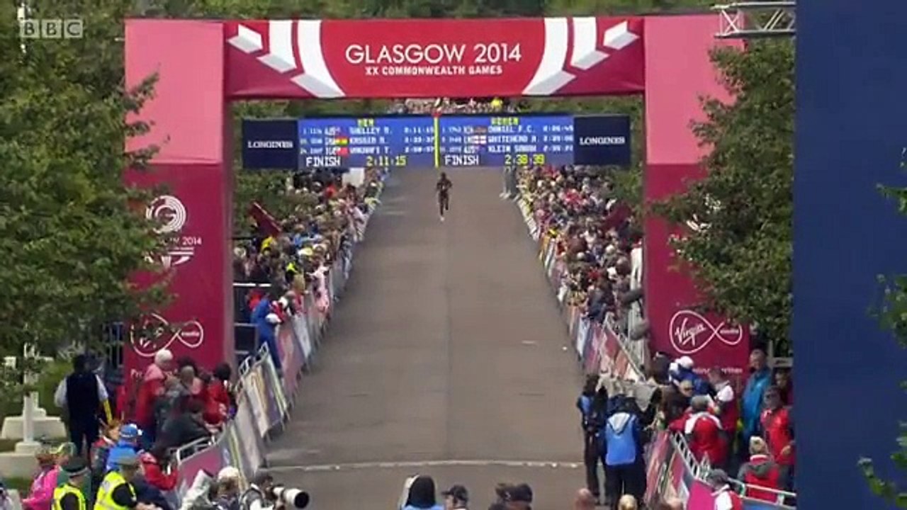 A bout de forces, elle parvient tout de même à terminer la course, bravo !