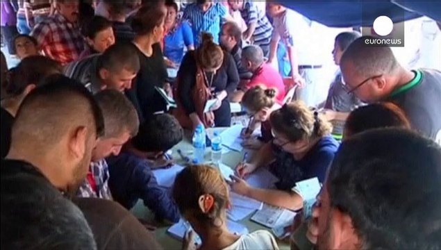 Peshmerga e esercito Iraq in missione salvataggio yazidis tra montagne Sinjar