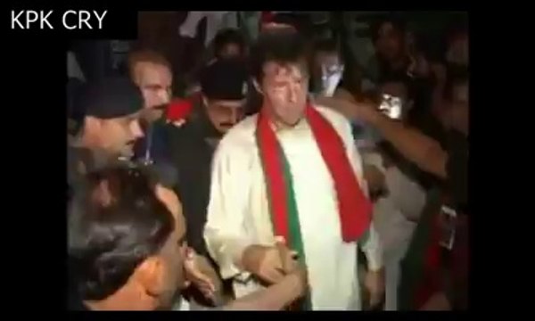 Imran khan Himself hitting his Pti worker in Multan Jalsa..Shame on khan