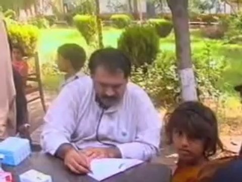 FRIENDS WELFARE - FREE MEDICAL CAMP FOR FLOOD VICTIMS AKBAR PURA DISTRICT NOWSHERA ON 28_08_2010 - YouTube