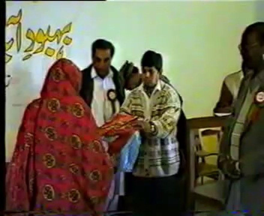 FRIENDS WELFARE SOCIETY Khour Attock.BHEBODE AABADI PAR AAPAS KI BATEN2 on 26.12.1996.flv - YouTube