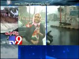 Strong winds slam East coast in AP ahead of storm
