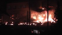 Silopi'de Olaylarda Zırhlı Araç Devrildi, 3 Polis Yaralandı