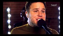 Olly Murs singing Wrapped up on Heart.