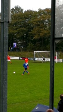 Coup du foulard sur coup franc, MAGNIFIQUE !