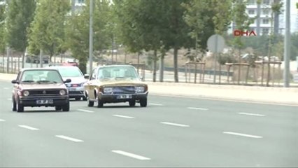 Devlet Bahçeli Partisinin Kızılcahamam Kampı'na Kendi Kullandığı Klasik Otomobiliyle Geldi